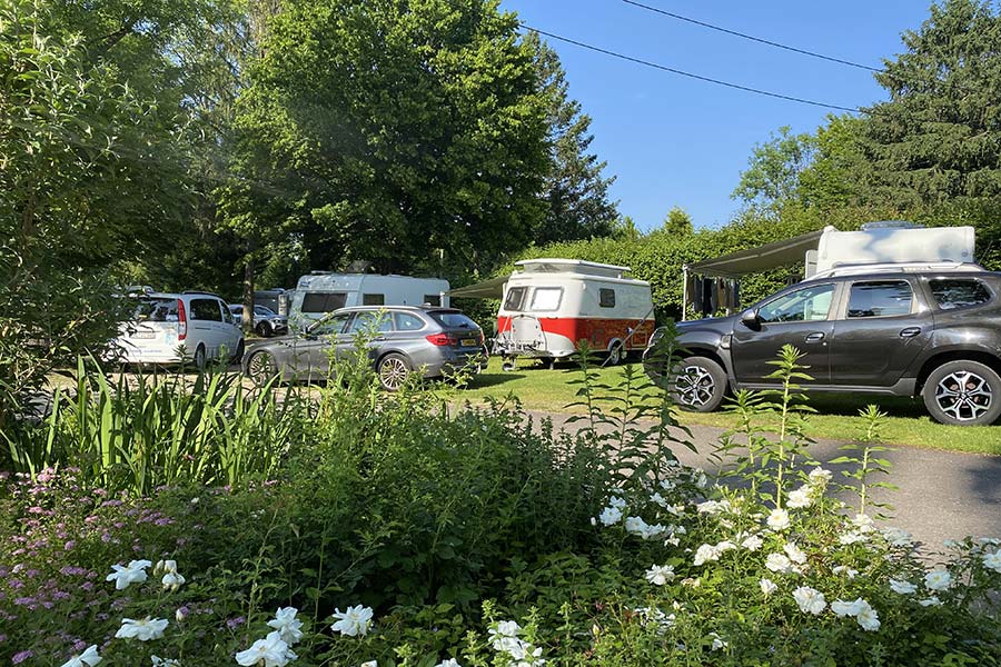 Wohnwagen und Camper Stellplätze auf dem Campingplatz Aichelberg