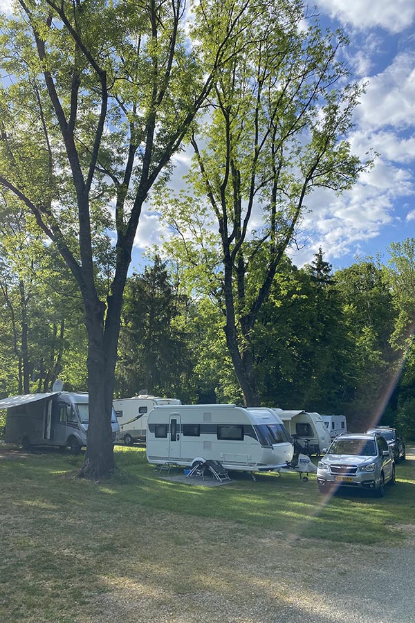 Stellplatz für Campingwägen, Wohnmobile und Wohnwagen