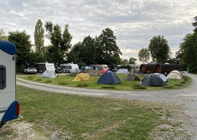Zeltwiese und Campingplatz